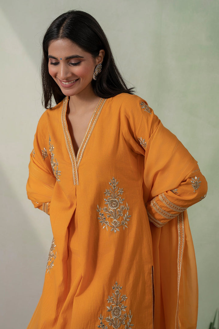 Jannat   Embroidered Kurta Set - Set of 3