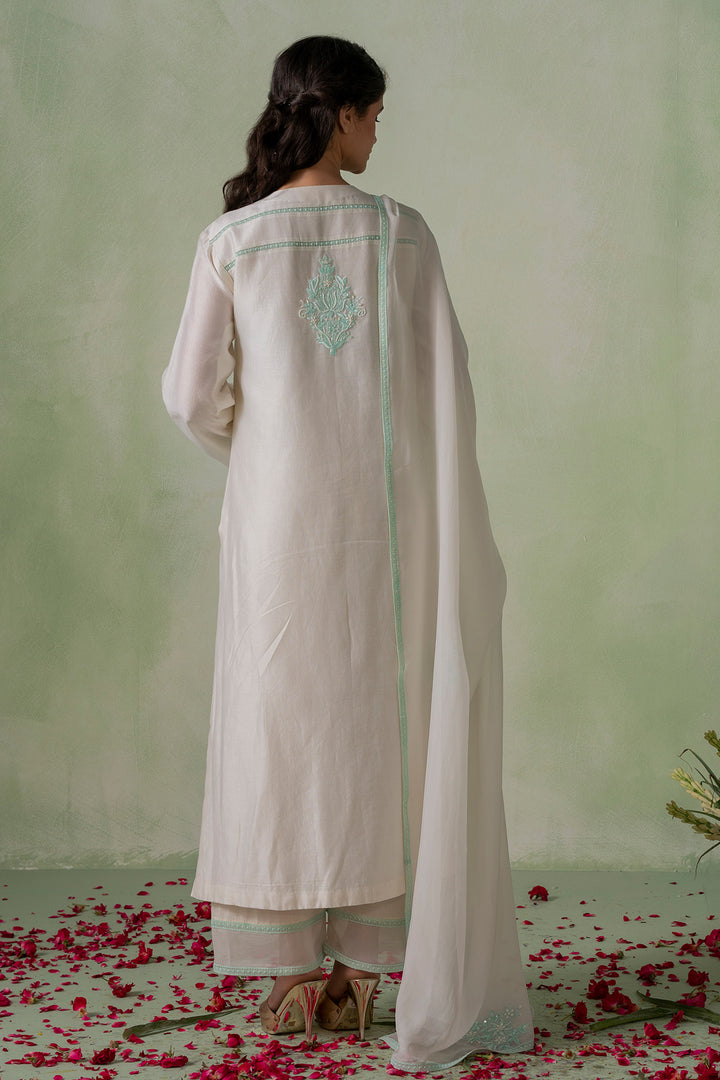 Jannat   Embroidered Kurta Set