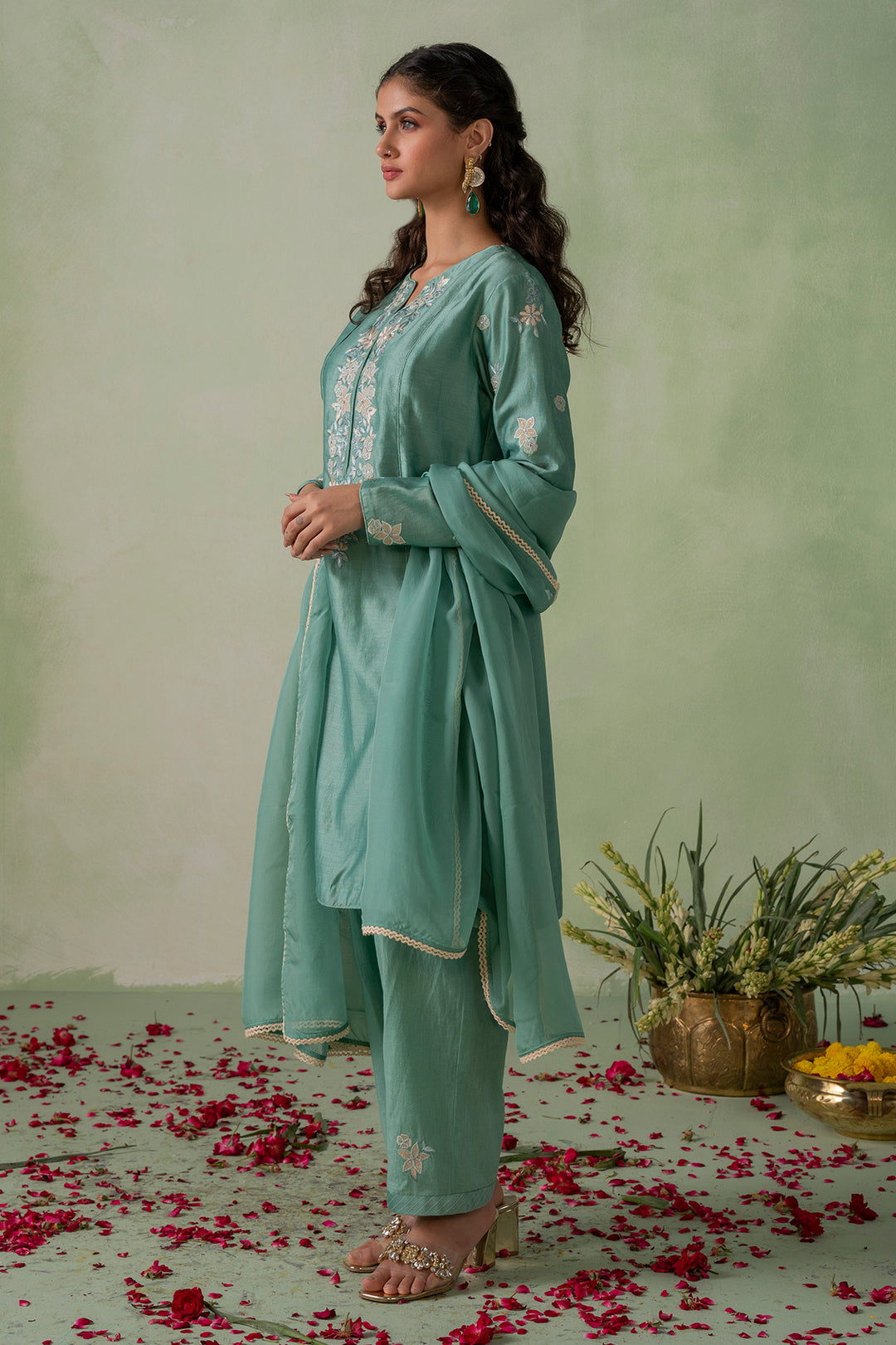 Jannat   Embroidered  Kurta Set - Set of 3