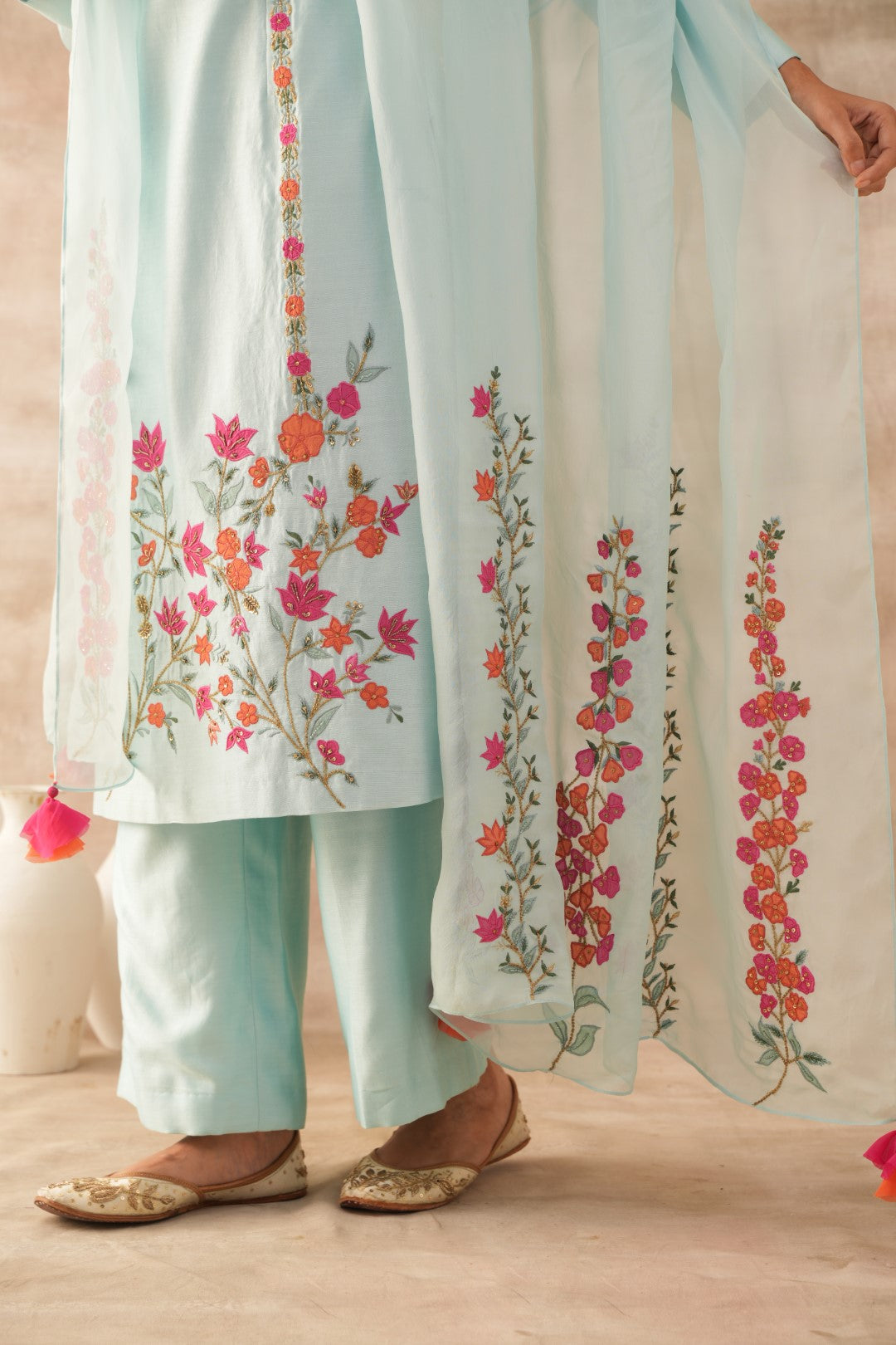 Embroidered kurta set - set of 3